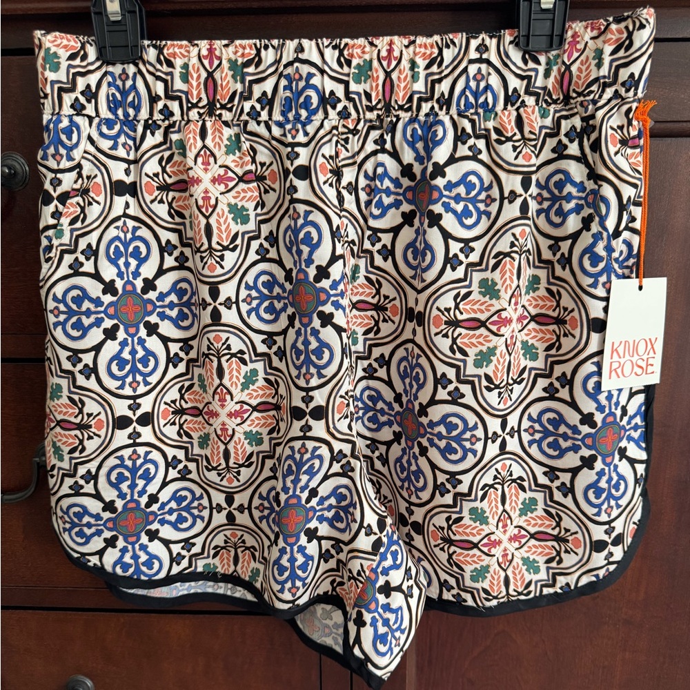 NWT Knox Rose Tan Geo Print Shorts